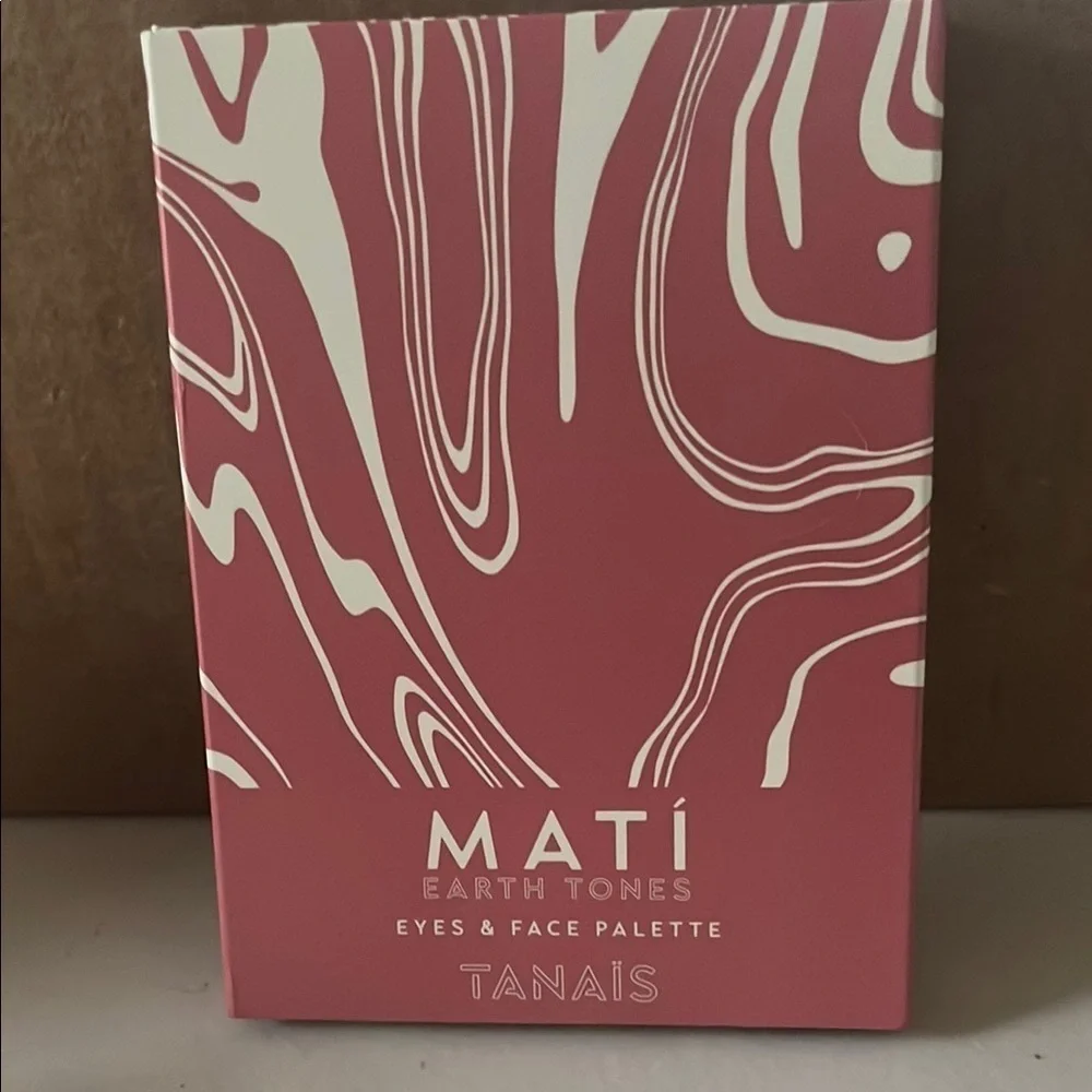 TANAÏS MATÍ Earth Tones Eyes & Face Palette. New still in packaging